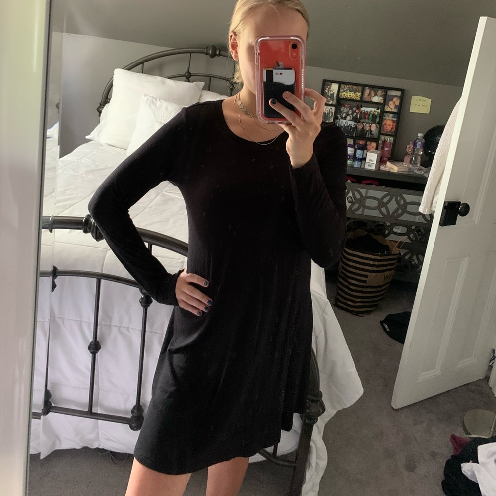 Loose black long sleeve dress